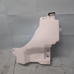 Windshield Washer Tank For 2022-2024 Kenworth t680