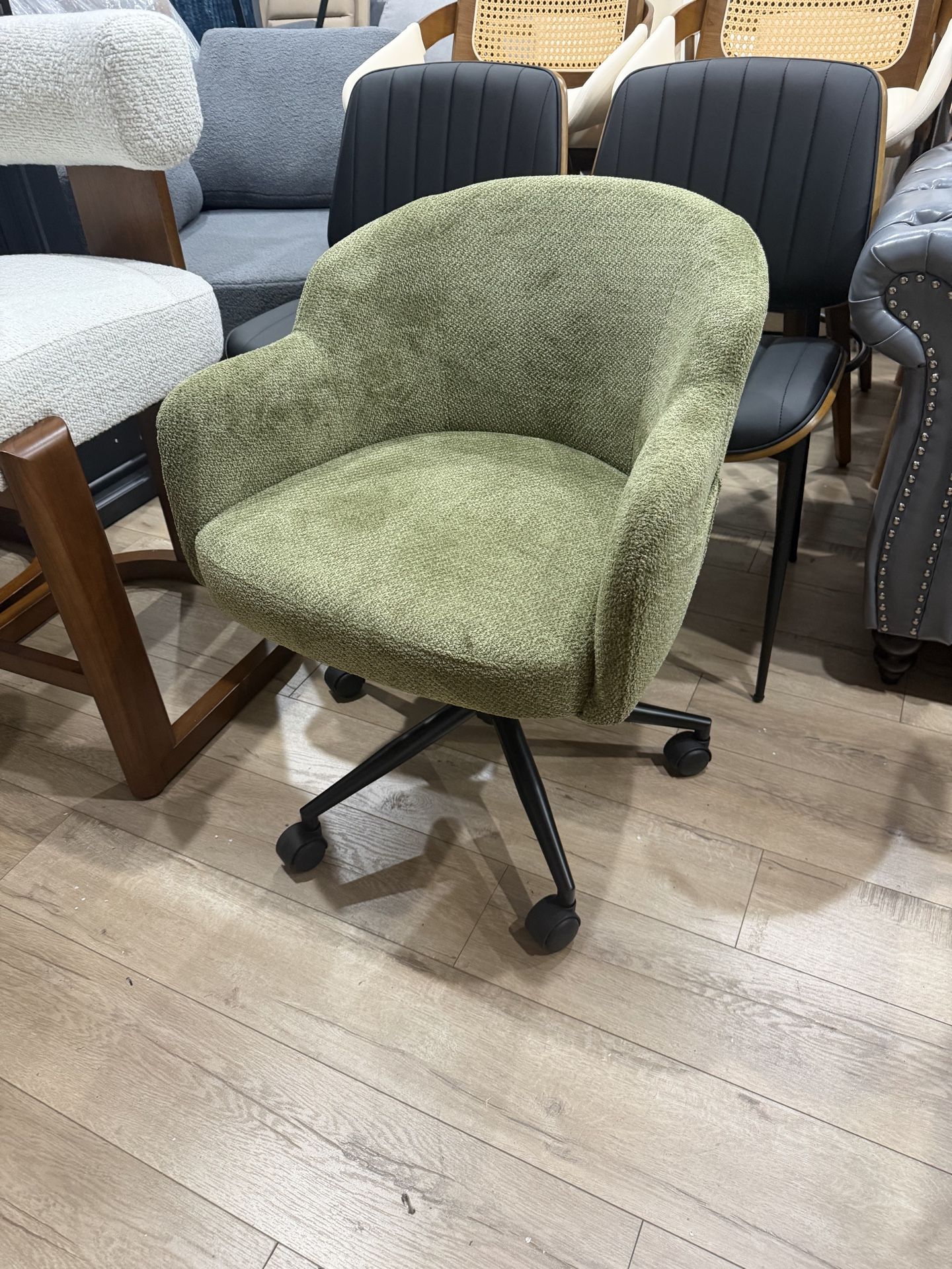 Desk Chair,Criss Cross Chair with Wheels and Arms,Modern Vanity Chair,Height Adjustable Ergonomic Swivel Office Chair (Green)