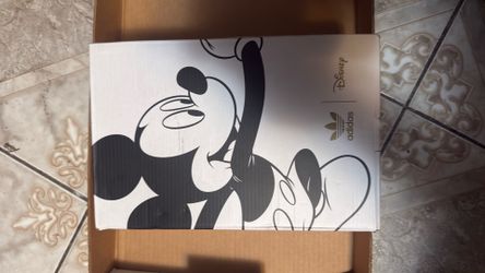 Or best offers $$USED ‼️ good condition ‼️size Adidas Disney Mickey Mouse Stan Smith
