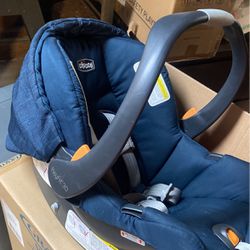Chicco Bravo Infant Car seat With 3 Bases