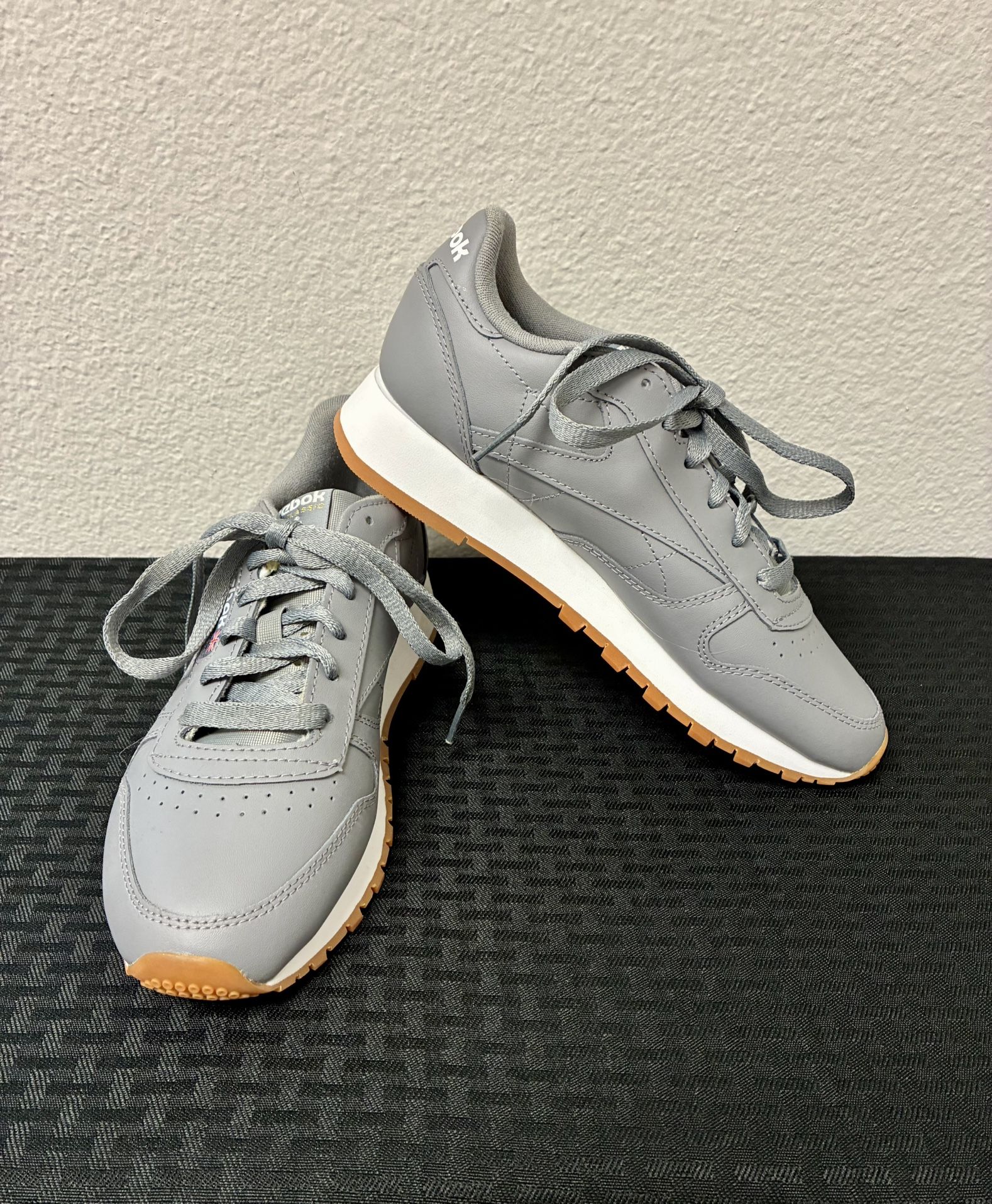 Reebok WMNS size 5.5