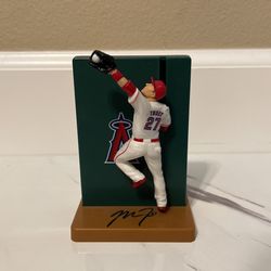 Mike Trout Plastic Statue 