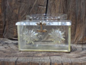 7.5”L X 4”H X 4”W Vintage 1950’s Lucite Purse