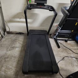 Las Vegas/Henderson - Nordictrack T series 8 Treadmill- Free Delivery to the garage  - 500$ total