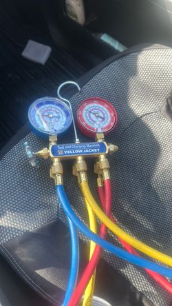Yellow Jacket Test and Charging Manifold Set