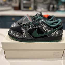 Nike SB Dunk Low There Skateboards 