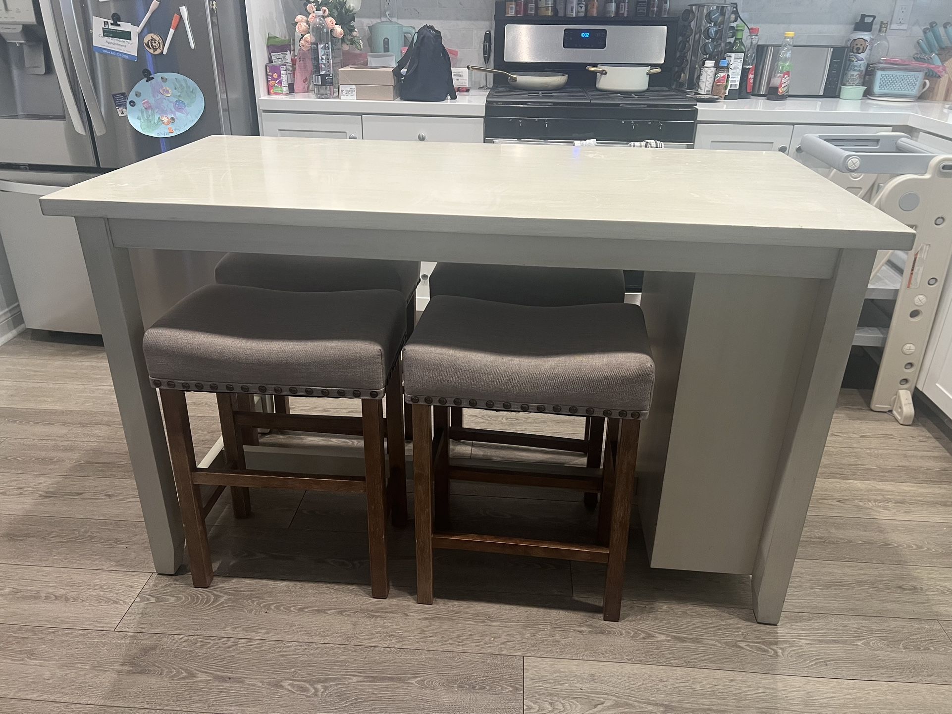 OFF WHITE/ CREAM KITCHEN ISLAND WITH STORAGE AND STOOLS