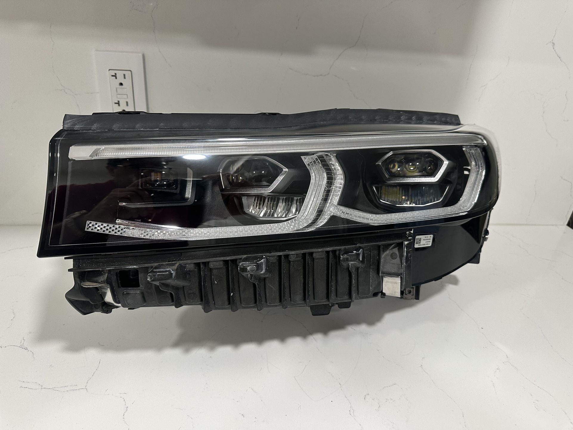 BMW 7 SERIES G11/G12 LCI OEM LEFT DRIVER FULL LED HEADLIGHT HOUSING NO MODULES 2019/2020/2021/2022