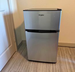 Mini Fridge with Freezer