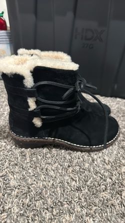 UGG SUEDE BOOTS