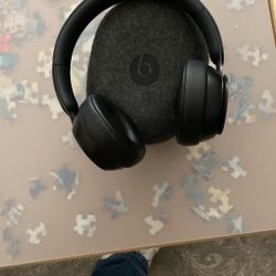 Beats Solo Pro