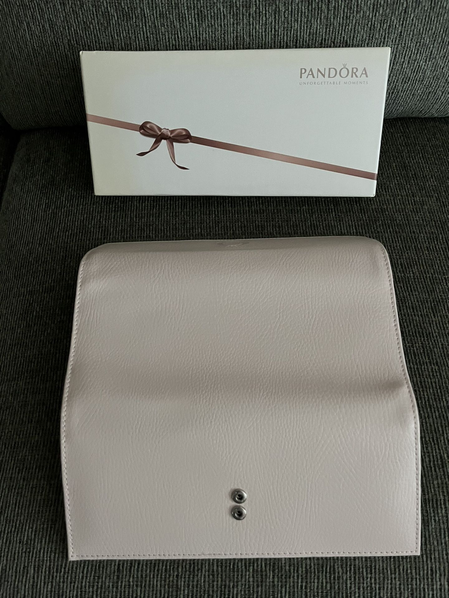 Pandora Jewelry Travel Organizer (NEW)