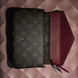 purse with shoulder straps