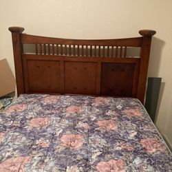 Solid Wooden Queen Size Bed With Sprint Box &very Clean Mattress