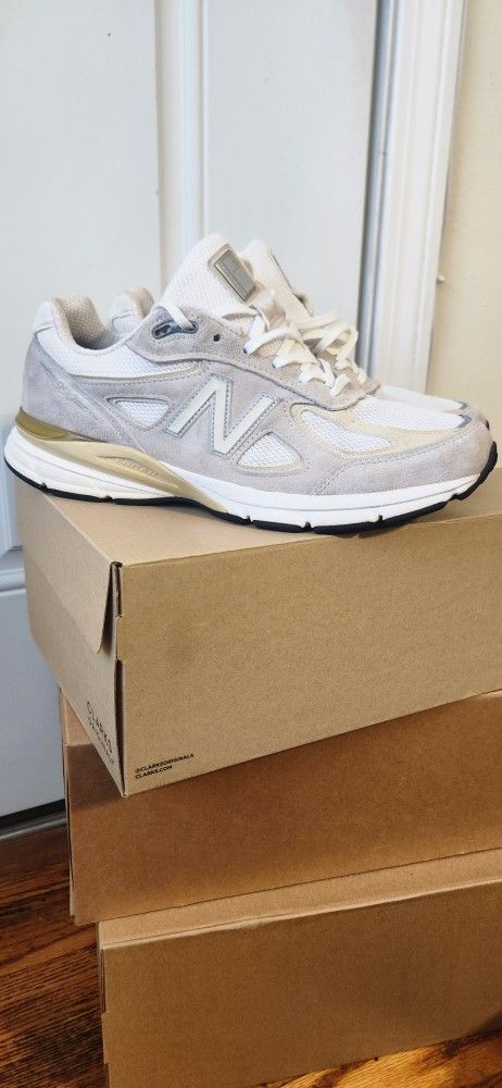 New Balance 990v4