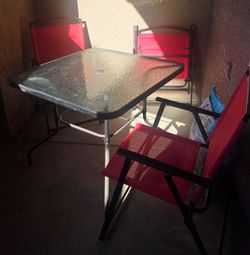 Table & chairs
