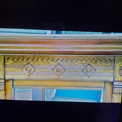 Mantle / Solid Wood / Antique