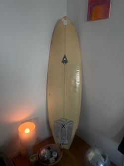 Surfboard w/ 3 Fins & Traction Pad – Ready to Surf