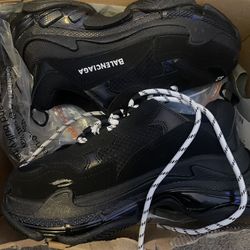Balenciaga runners  size  6