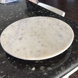 Rotating centerpiece