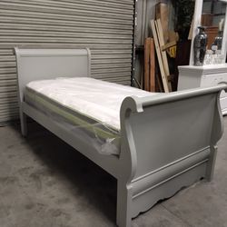 Mint Green Twin Sleigh Bed 