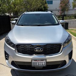 20’Kia Sorento Lx Sport  4D,silver,2.4 Liter