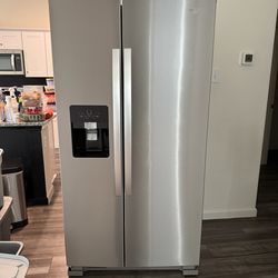 Whirlpool side by side refrigerator