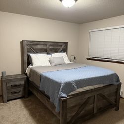 Wynnlow Ashley Furniture 4 Piece Set (Queen Size)