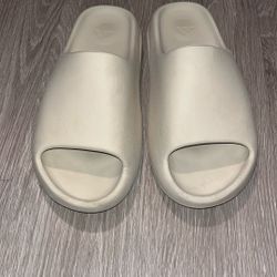 Yeezy Slides With OG Box
