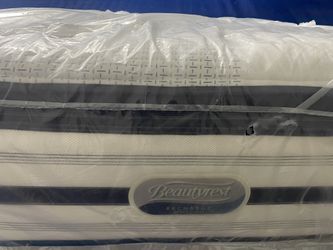 King Or Queen Simmons Beauty Rest Recharge Model 13 Inches Thick Pillow Top.  I can also deliver must go this week.