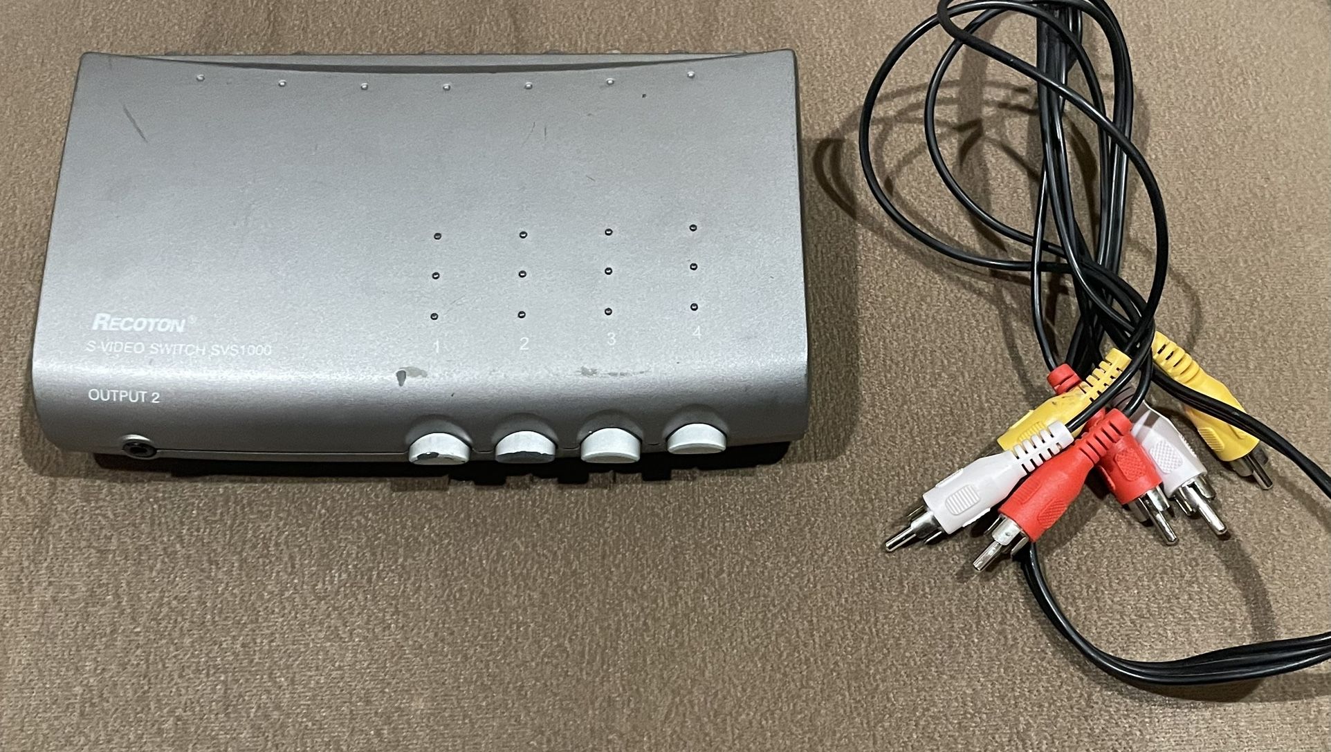 Recoton S-Video Switch SVS1000