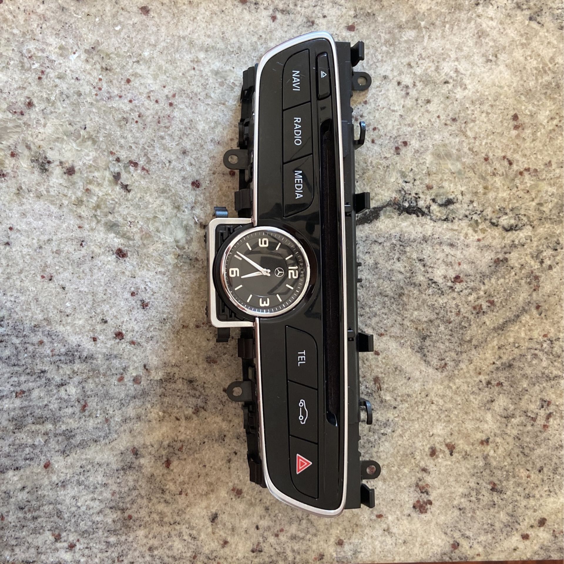 Mercedes Benz Control Module With Analog Watch 2015 C300 C400 S550 A2228270300