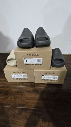Brand New Yeezy Slides Kids Size 1