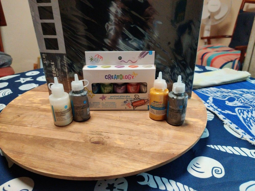 Pearlized Glitter Glue Nine New Bottles 