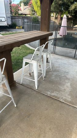 White Metal Bar Stools with Back