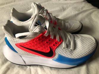 NIKE KYRIE  LOW2  MENS SZ 8