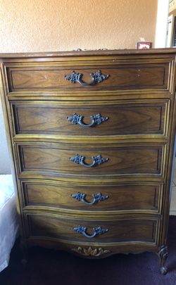 Dresser and 2 night stands