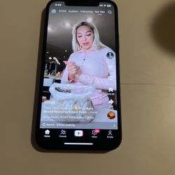 Iphone 12  64 GB With  Tiktok