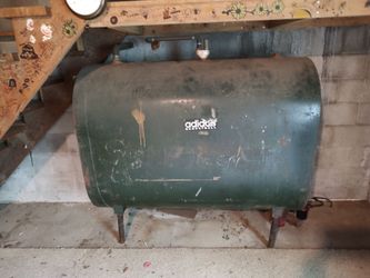 Oil tank