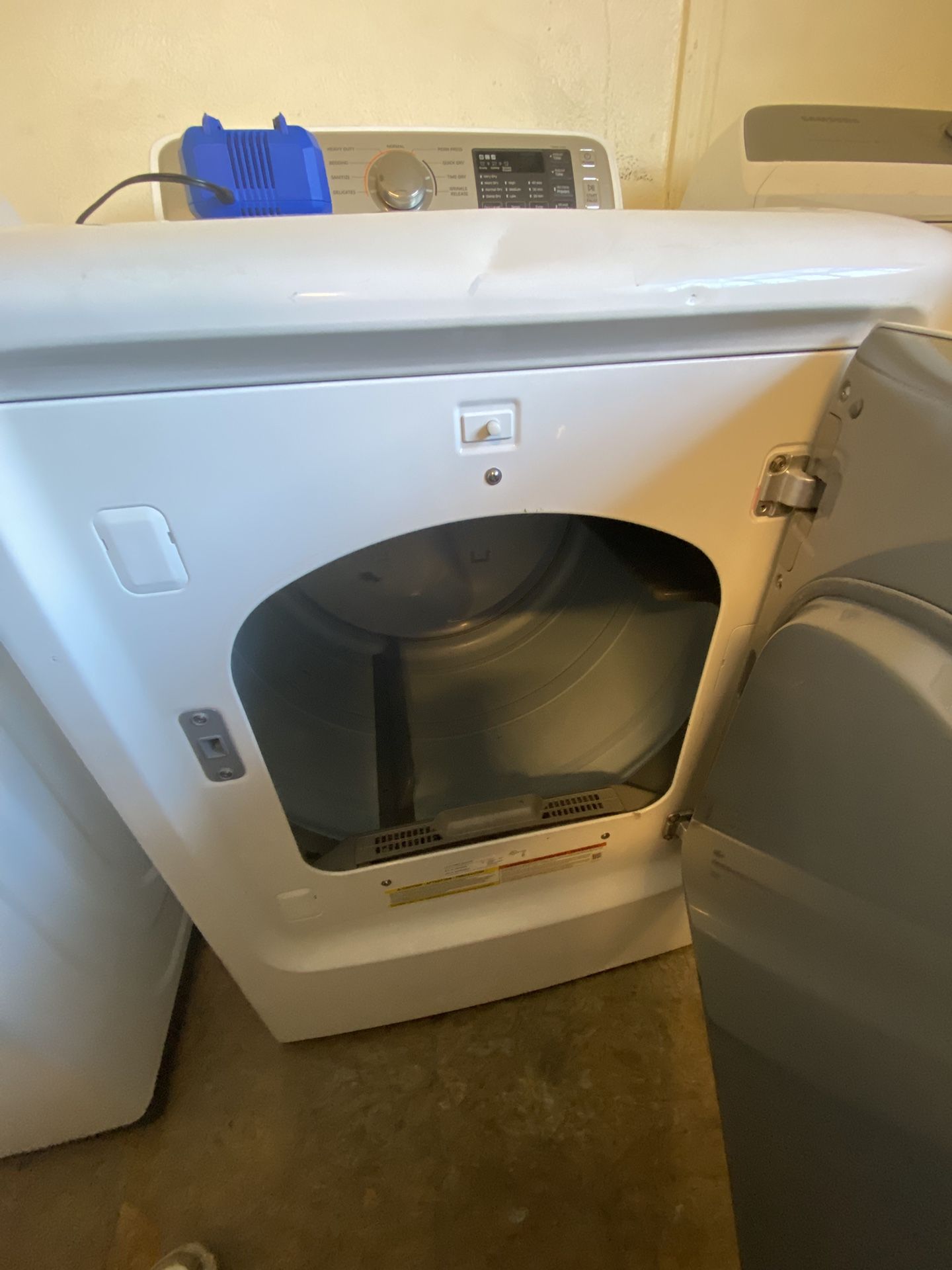 Lavadoras. Y Secadora Any Stiles