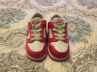 Toddler Nike Low Dunks - girls size 5.5 k-