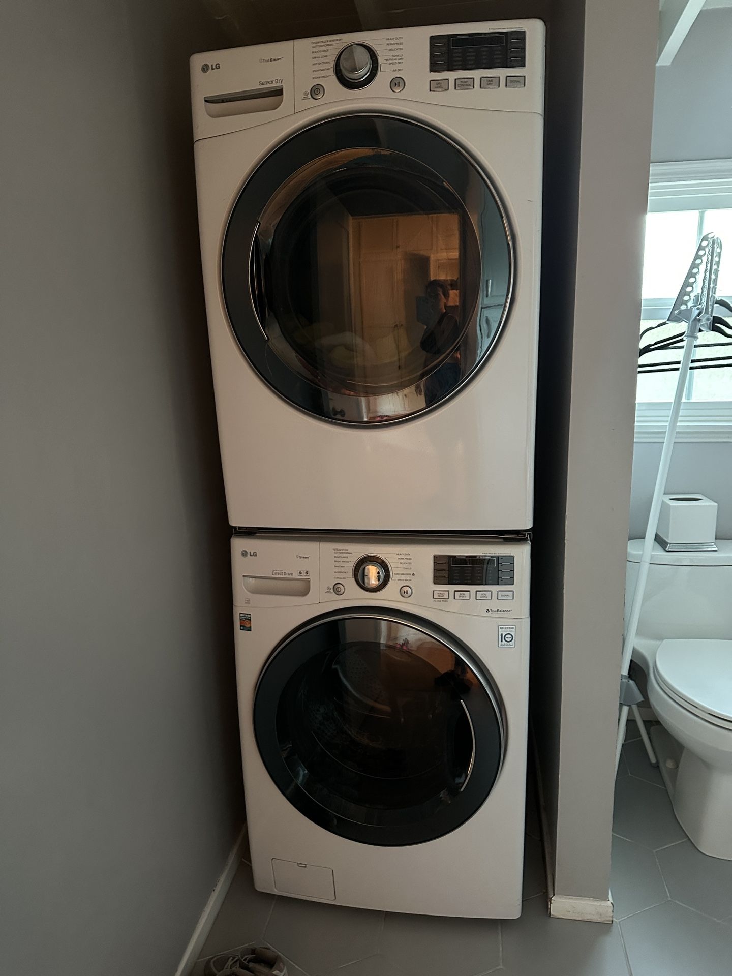 LG Stackable Washer And Dryer 