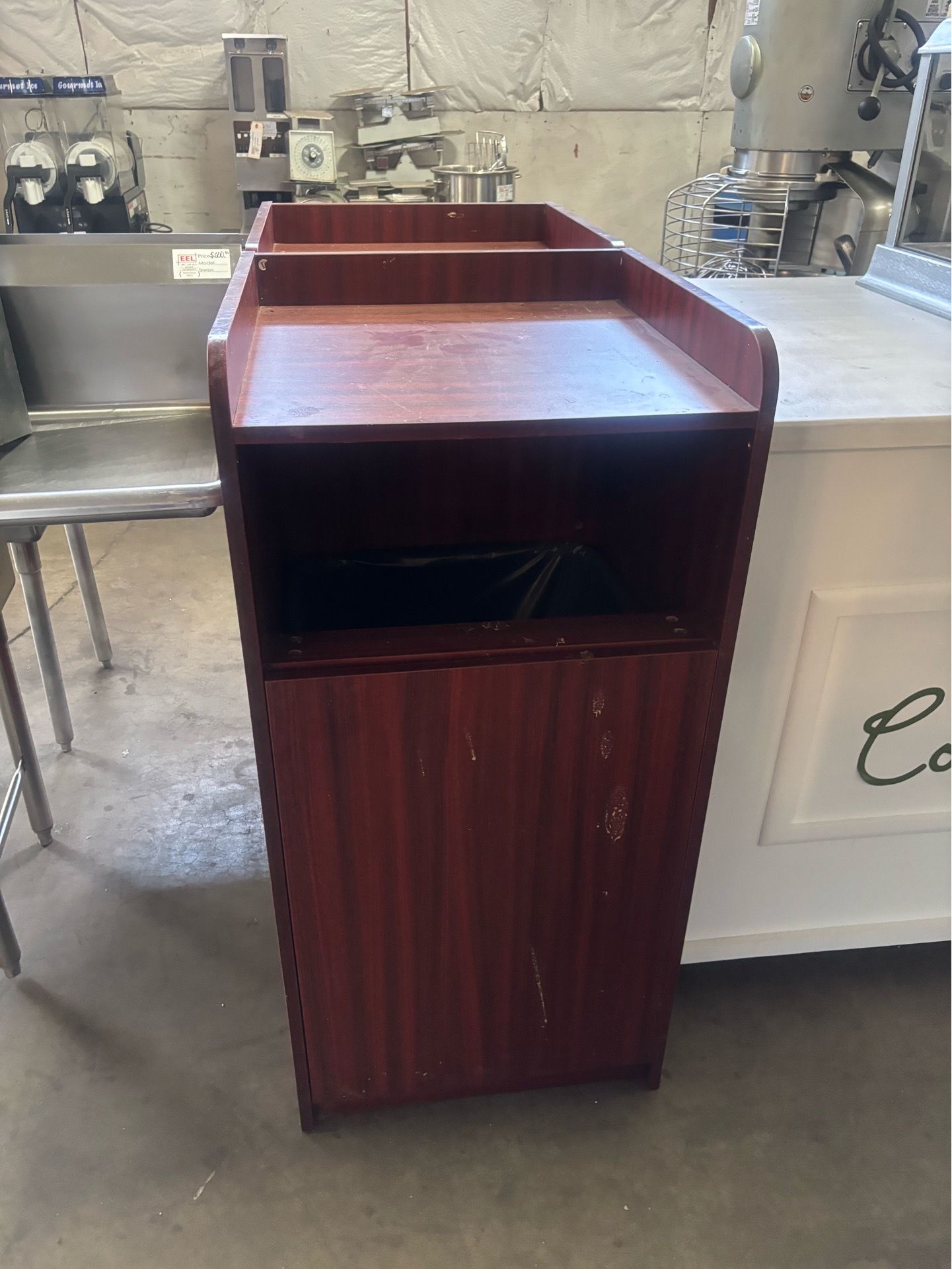 Trash can