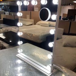 Mirror Deluxe With Bluetooth $350 💎❤️