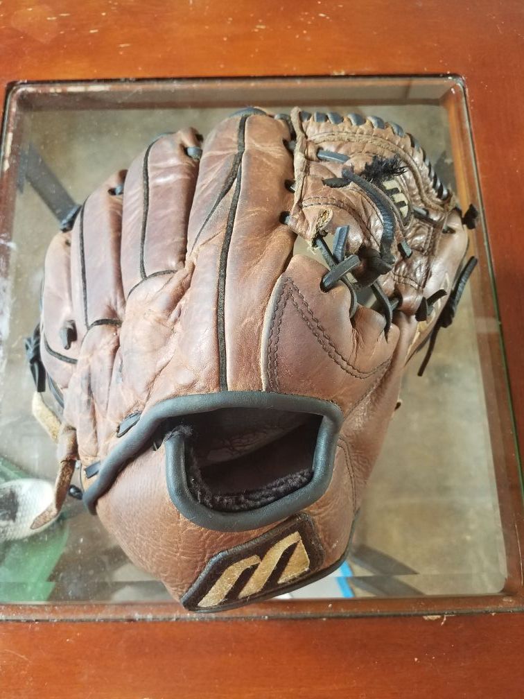 Mizuno Vintage Baseball Glove