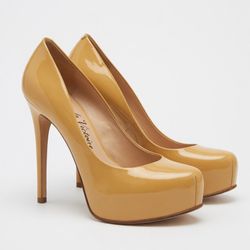 Pour la Victoire Irina Camel Patent Platform Pumps – Size 9.5