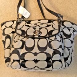 COACH SIGNATURE PRINT SHOULDER BAG $50 OBO! 