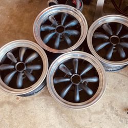 Great looking set of 15's. 15x 5.5