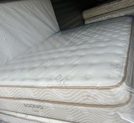Organic Queen And King California King/Mattresses!!Free delivery