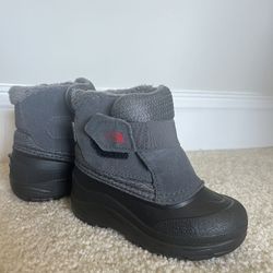 North Face Winter Boots ( Kids Size 9)